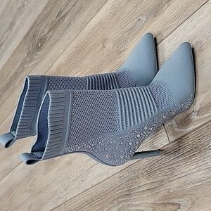 Steve Madden Size 6 Blue Rhinestone Studded Stiletto Boots